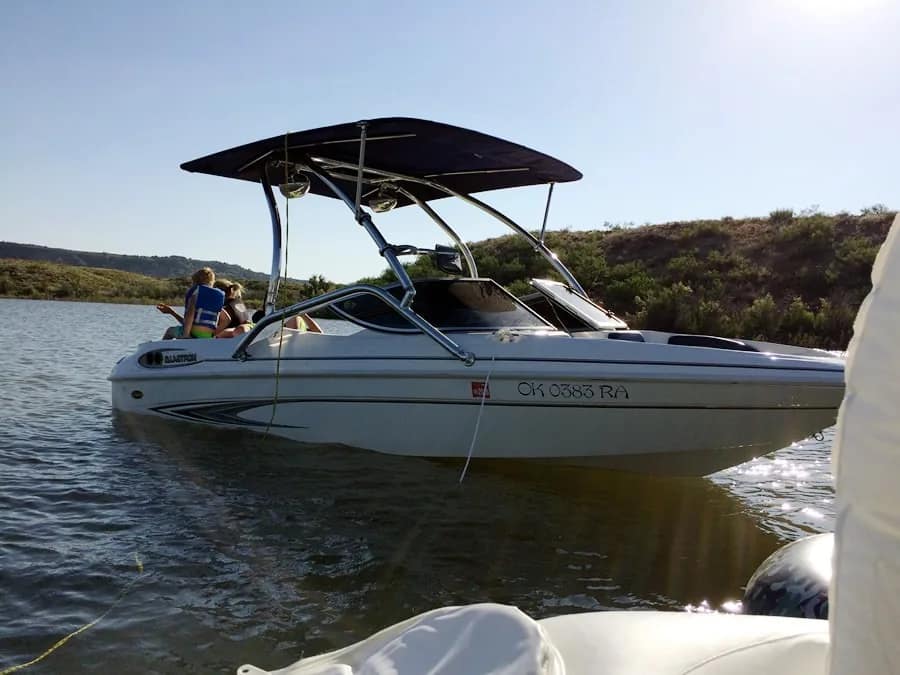 Glastron 195 SX (wake tower) — katerio nuoma Elektrėnuose
