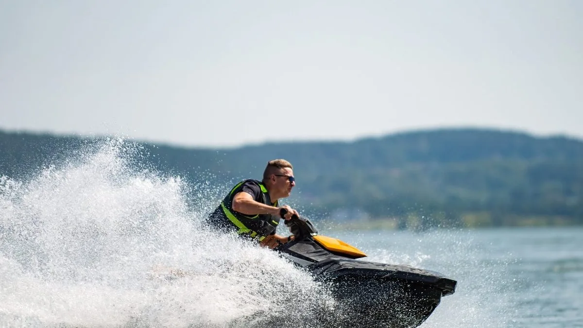 Kiek kainuoja vandens motociklo nuoma 2026 m.