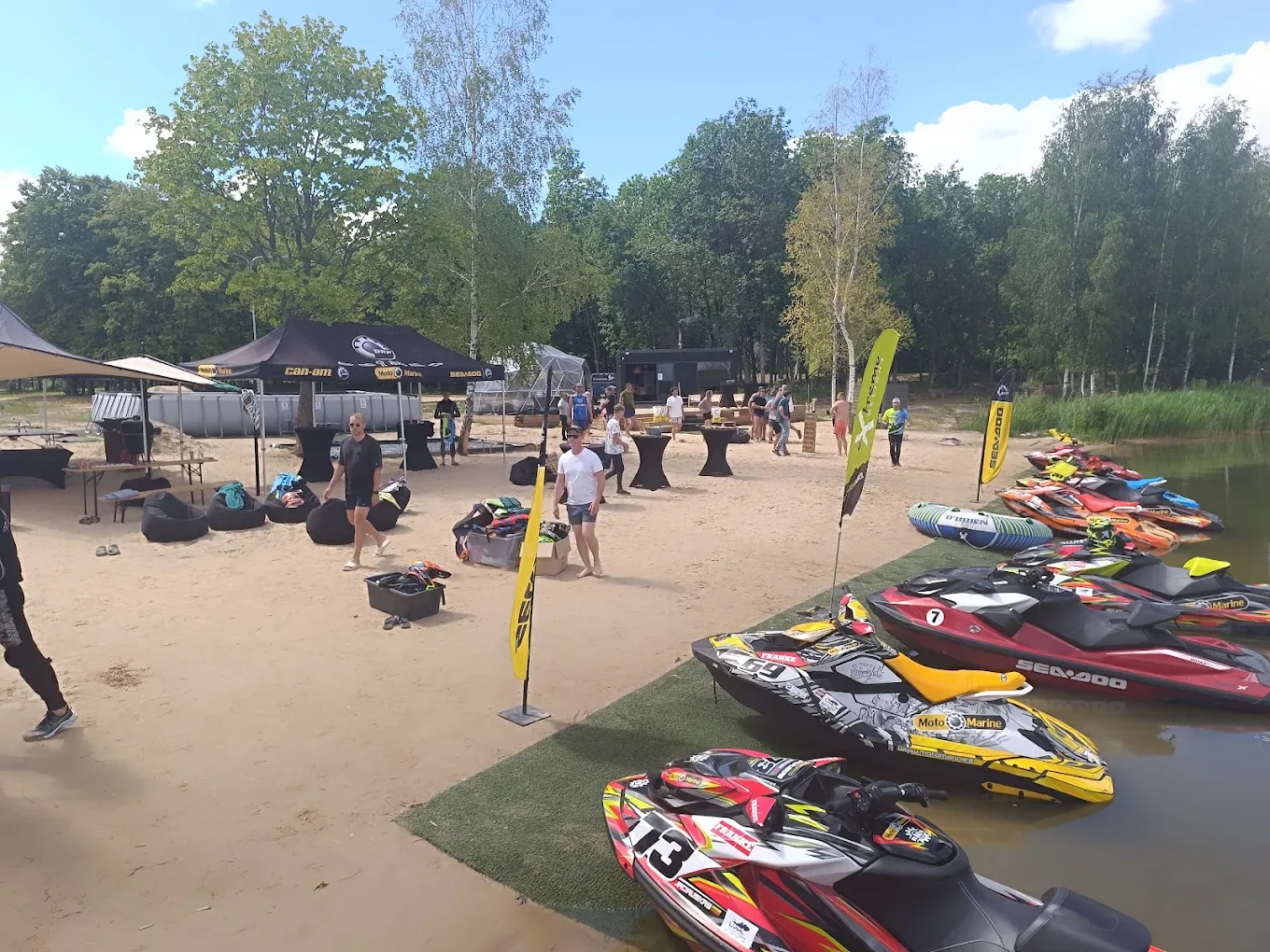 Extreme Delight bazė Elektrėnuose — vandens motociklai ir kateriai įmonių renginiams