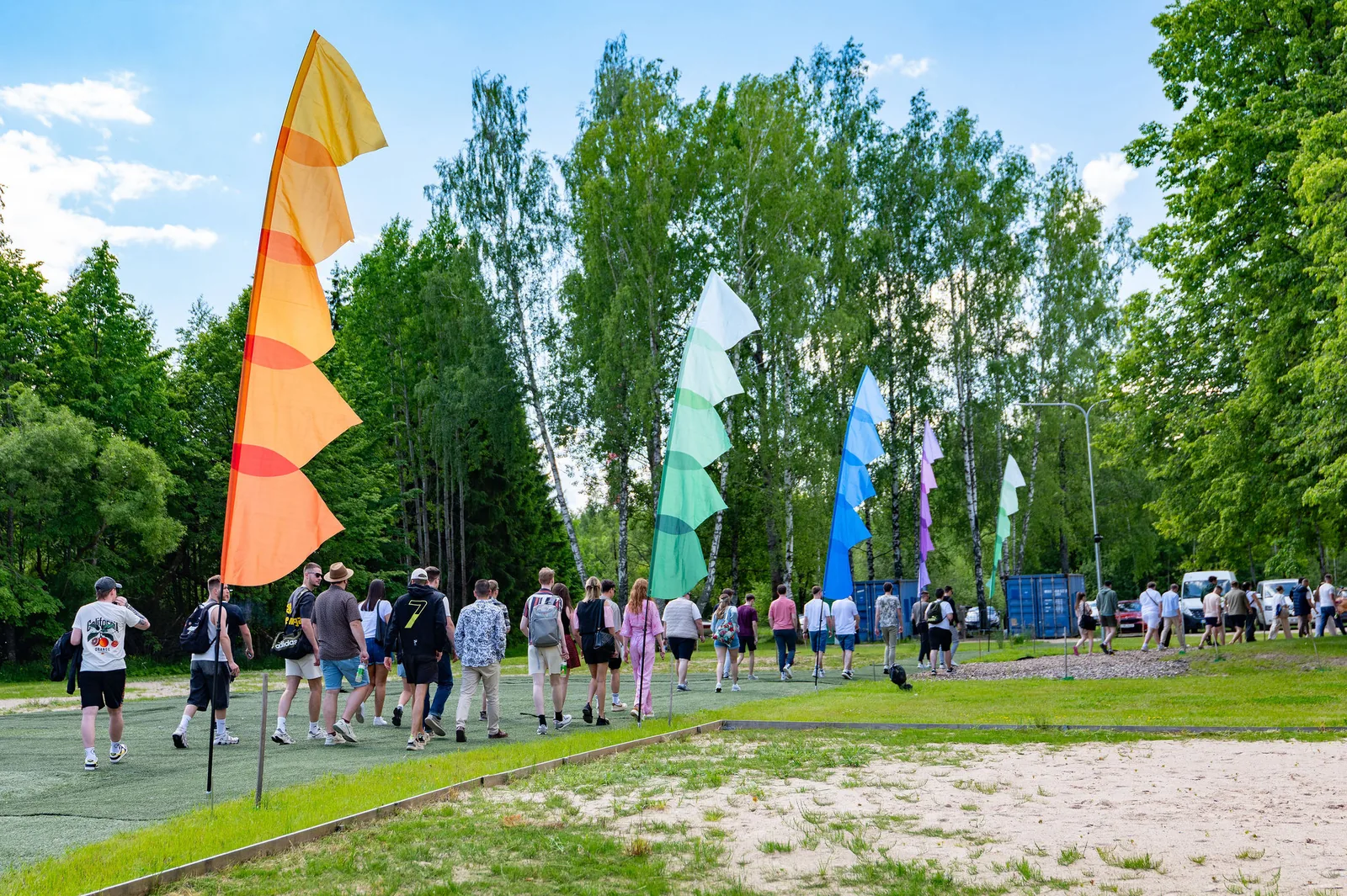 Įmonės komandos formavimo renginio dalyviai atvyksta į Extreme Delight bazę Elektrėnų mariose